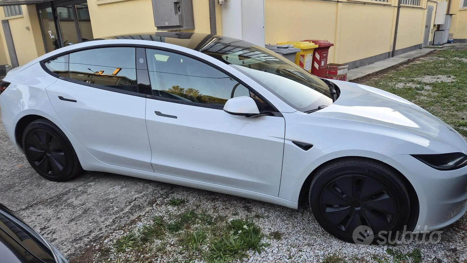Tesla Model 3 2023 photo 4