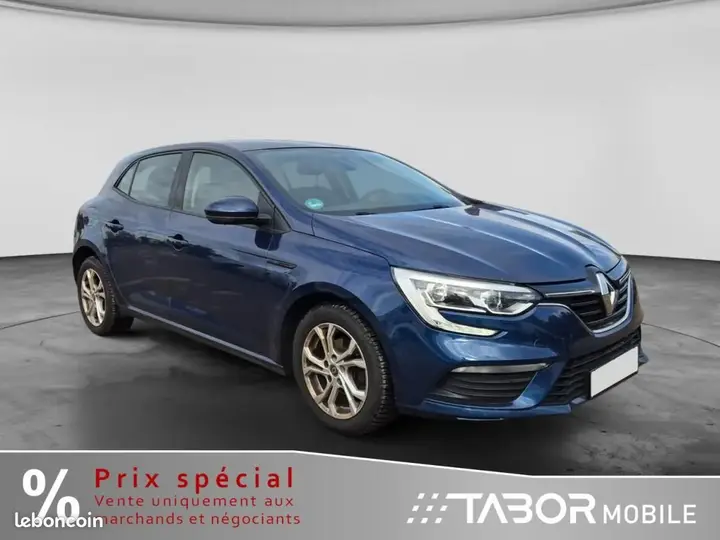 Renault Megane 2018 photo 2