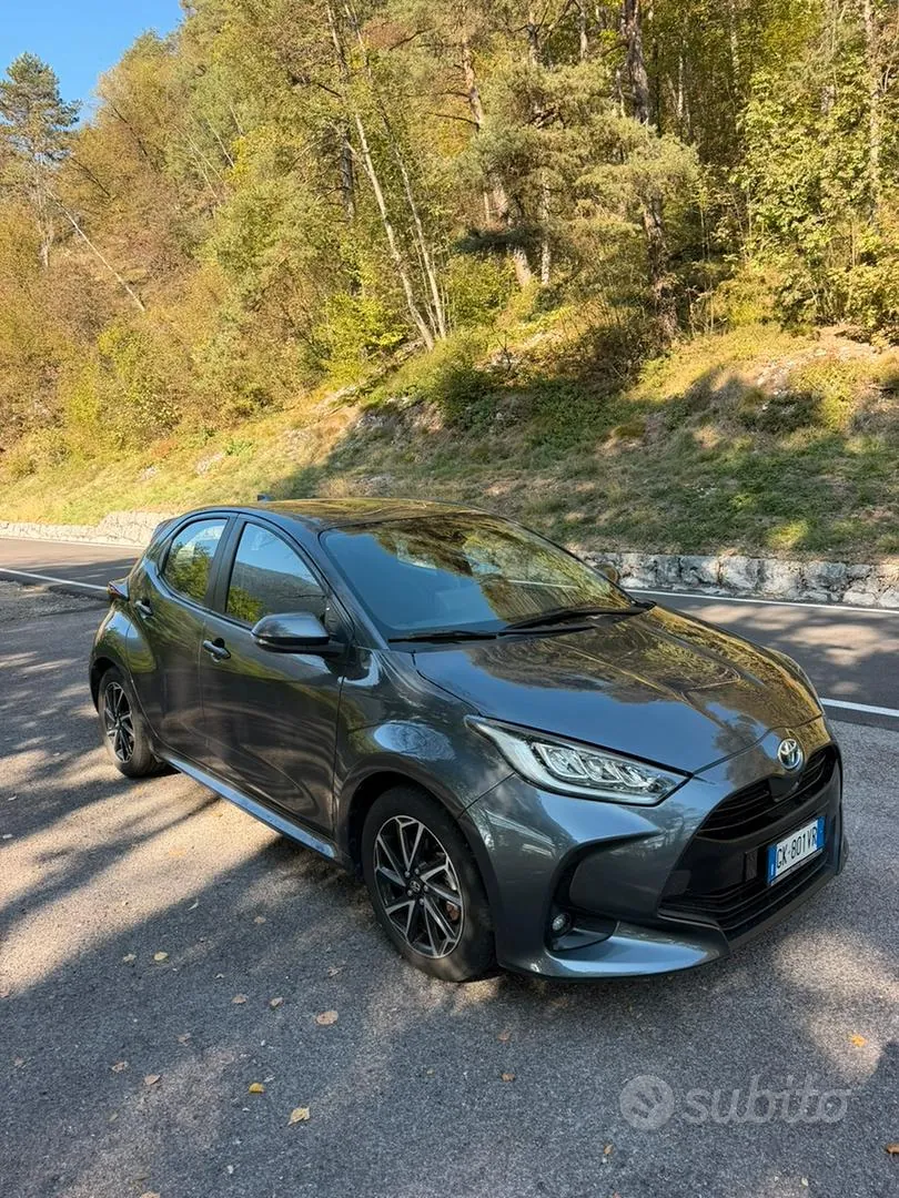 Toyota Yaris 2022 photo 2