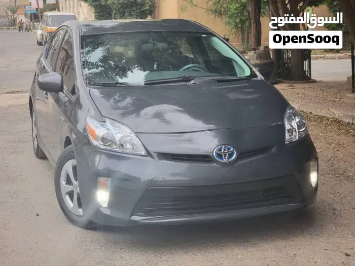 Toyota Prius 2013 photo 2