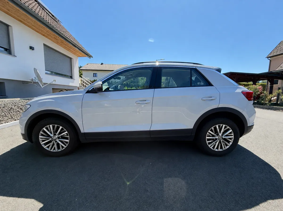 Volkswagen T-Roc 2022 photo 2