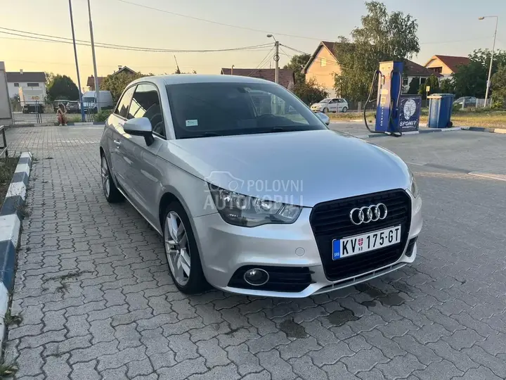 Audi A1 2010 photo 3