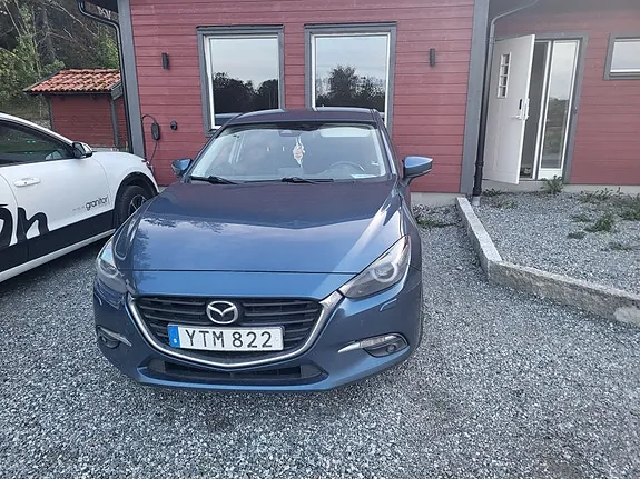 Mazda 3 2017 photo 2