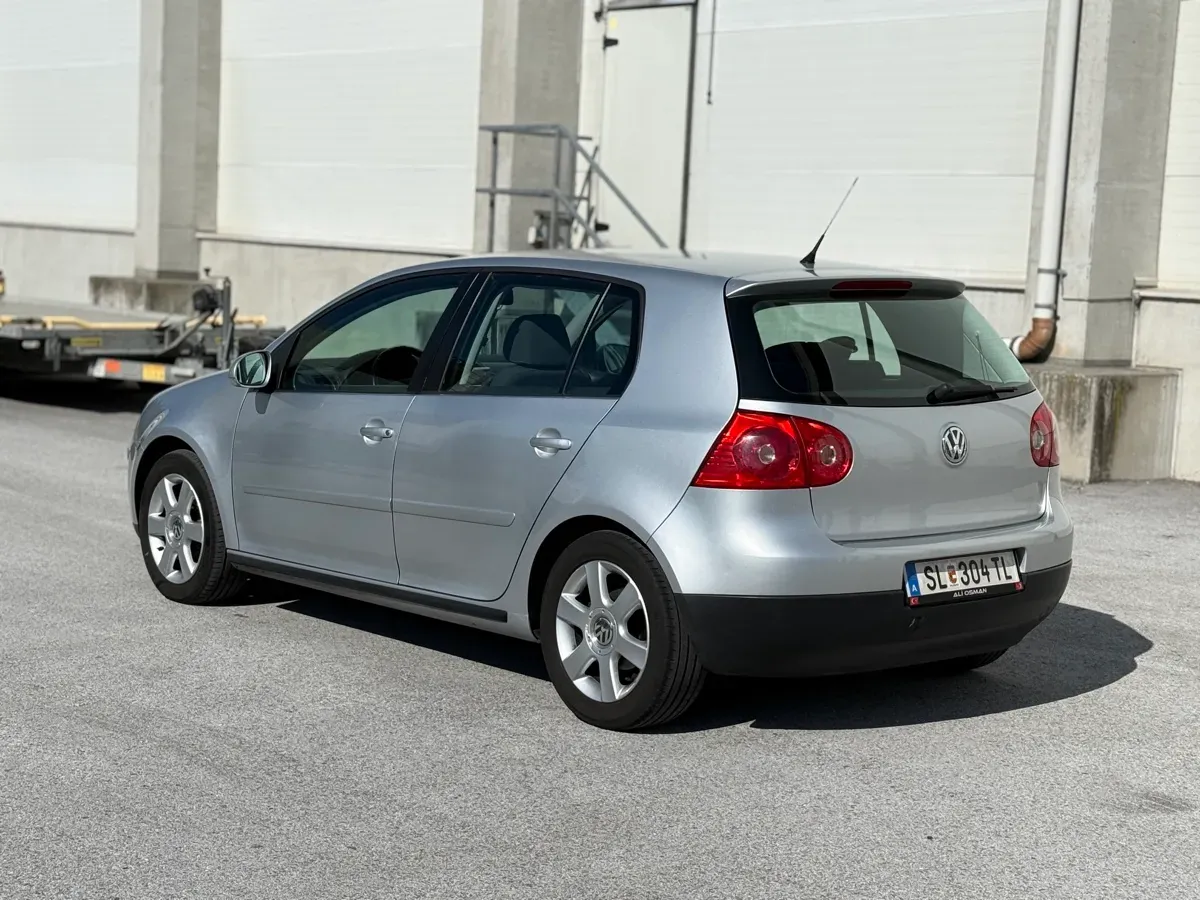 Volkswagen Golf 2009 photo 3