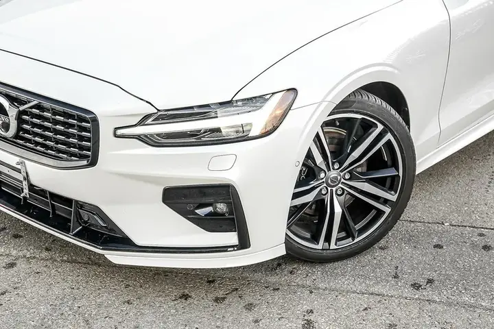 Volvo S60 2022 photo 3