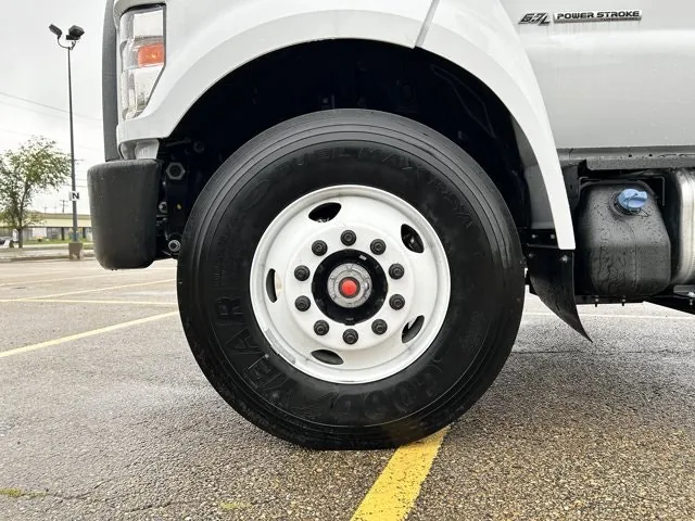 Ford F-750 2027 photo 3