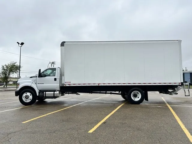Ford F-750 2027 photo 4