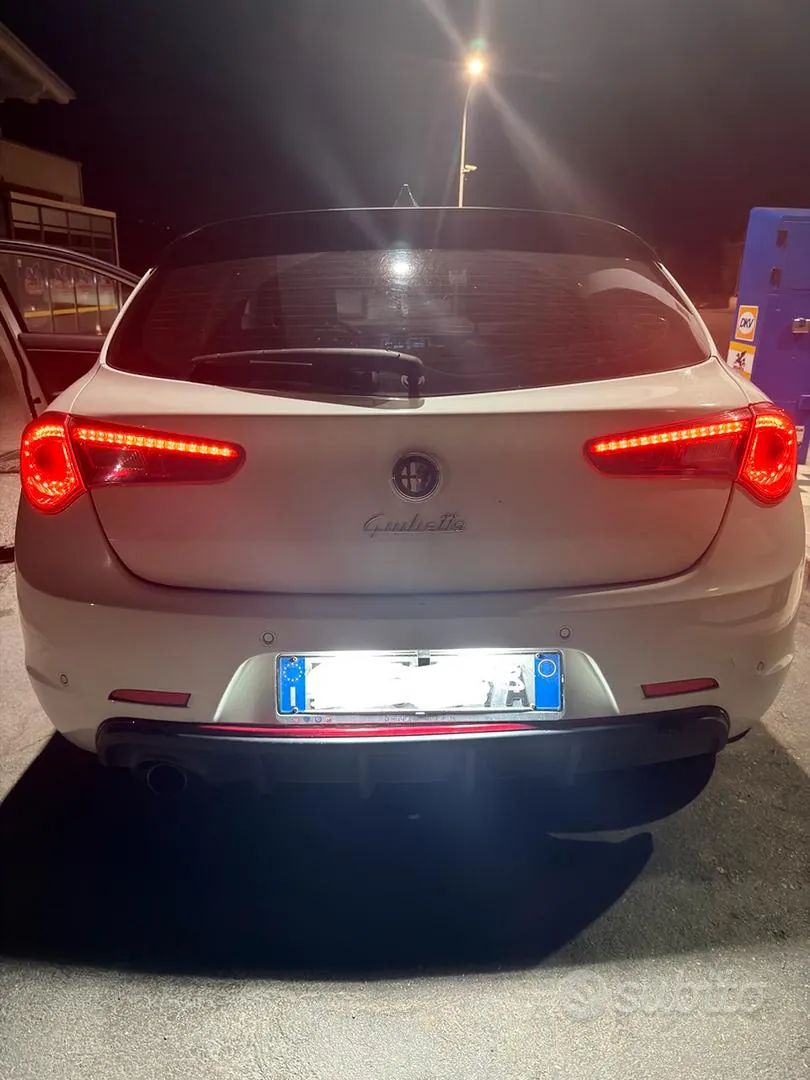 Alfa Romeo Giulietta 2013 photo 2
