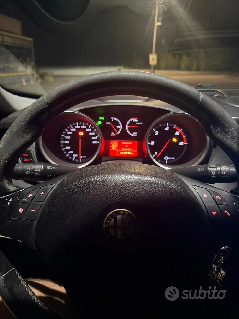 Alfa Romeo Giulietta 2013 photo 4