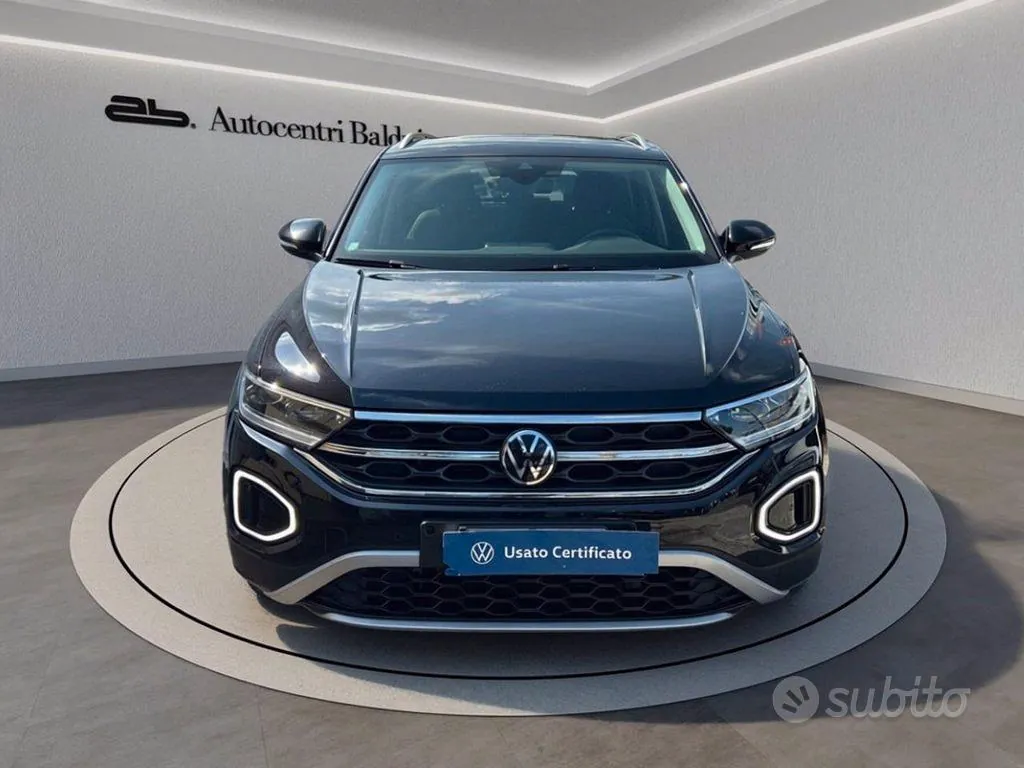 Volkswagen T-Roc 2023 photo 2