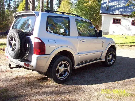 Mitsubishi Pajero 2003 photo 2