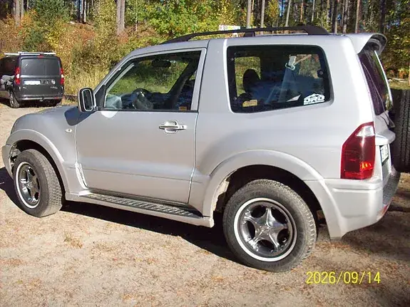 Mitsubishi Pajero 2003 photo 4