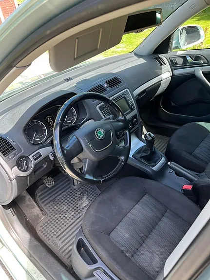 Skoda Octavia 2011 photo 4