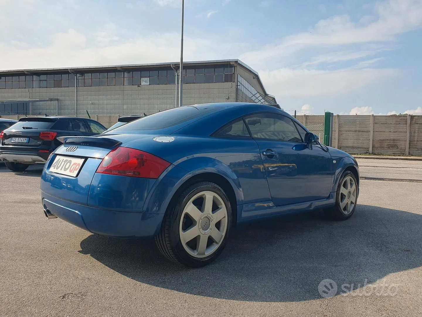 Audi Tt 1999 photo 2