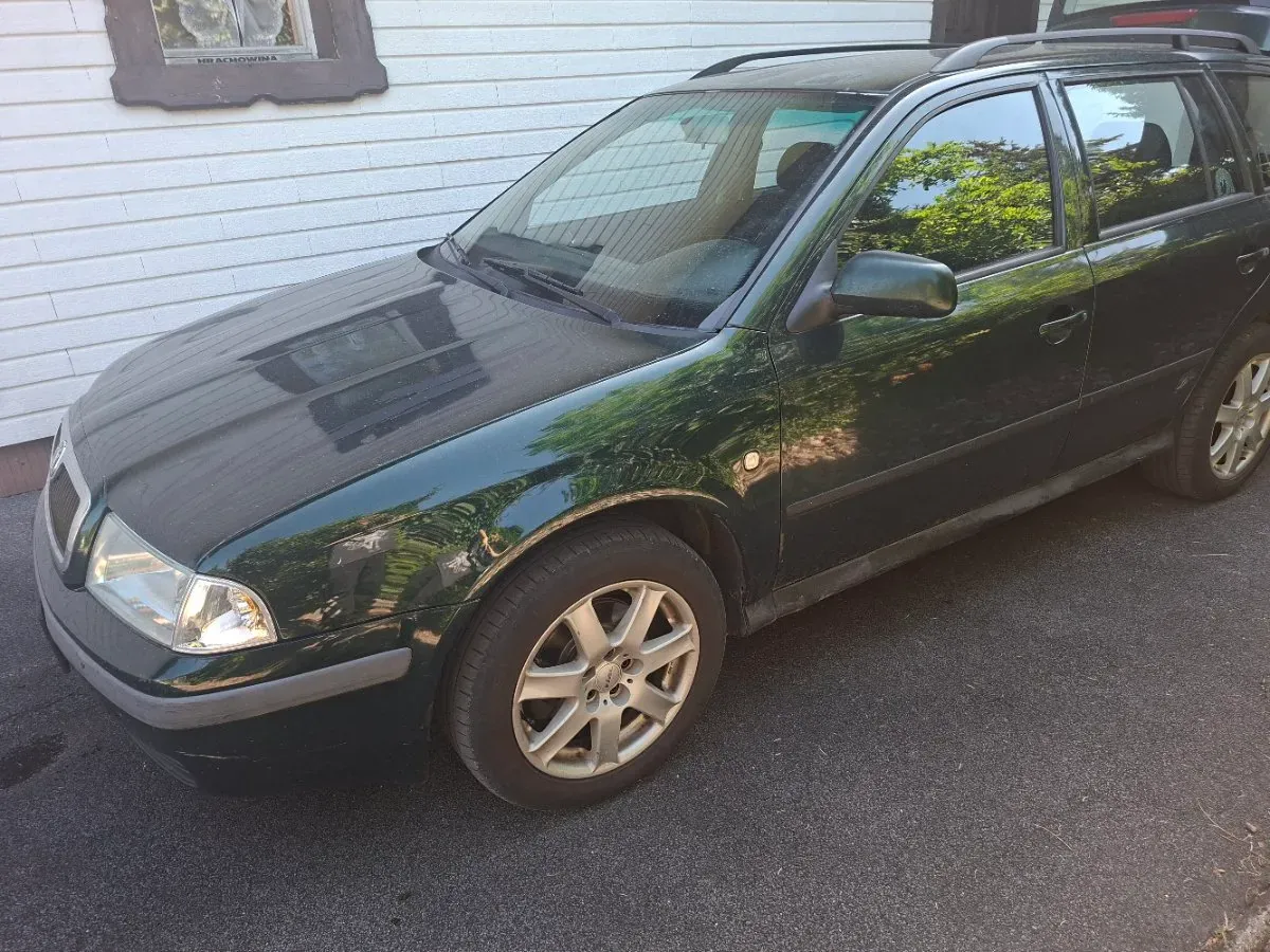 Skoda Octavia 2003 photo 2