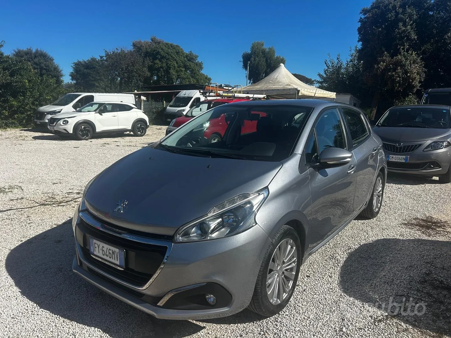 Peugeot 208 2019 photo 2
