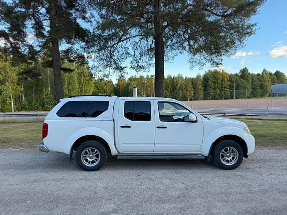 Nissan Navara 2011 photo 3