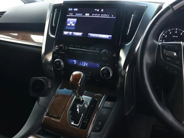 Toyota Alphard 2015 photo 2
