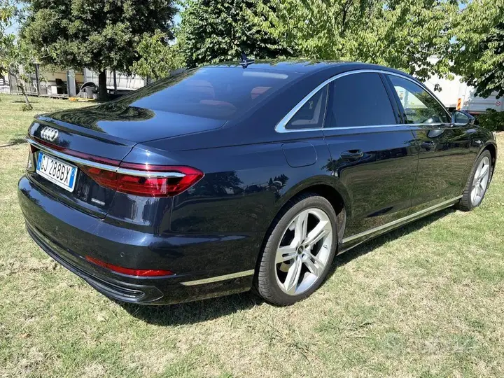 Audi A8 2022 photo 5