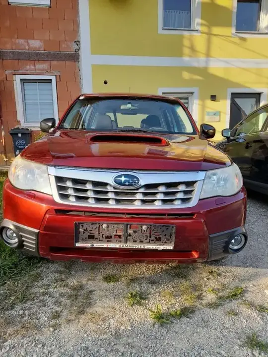 Subaru Forester 2011 photo 2