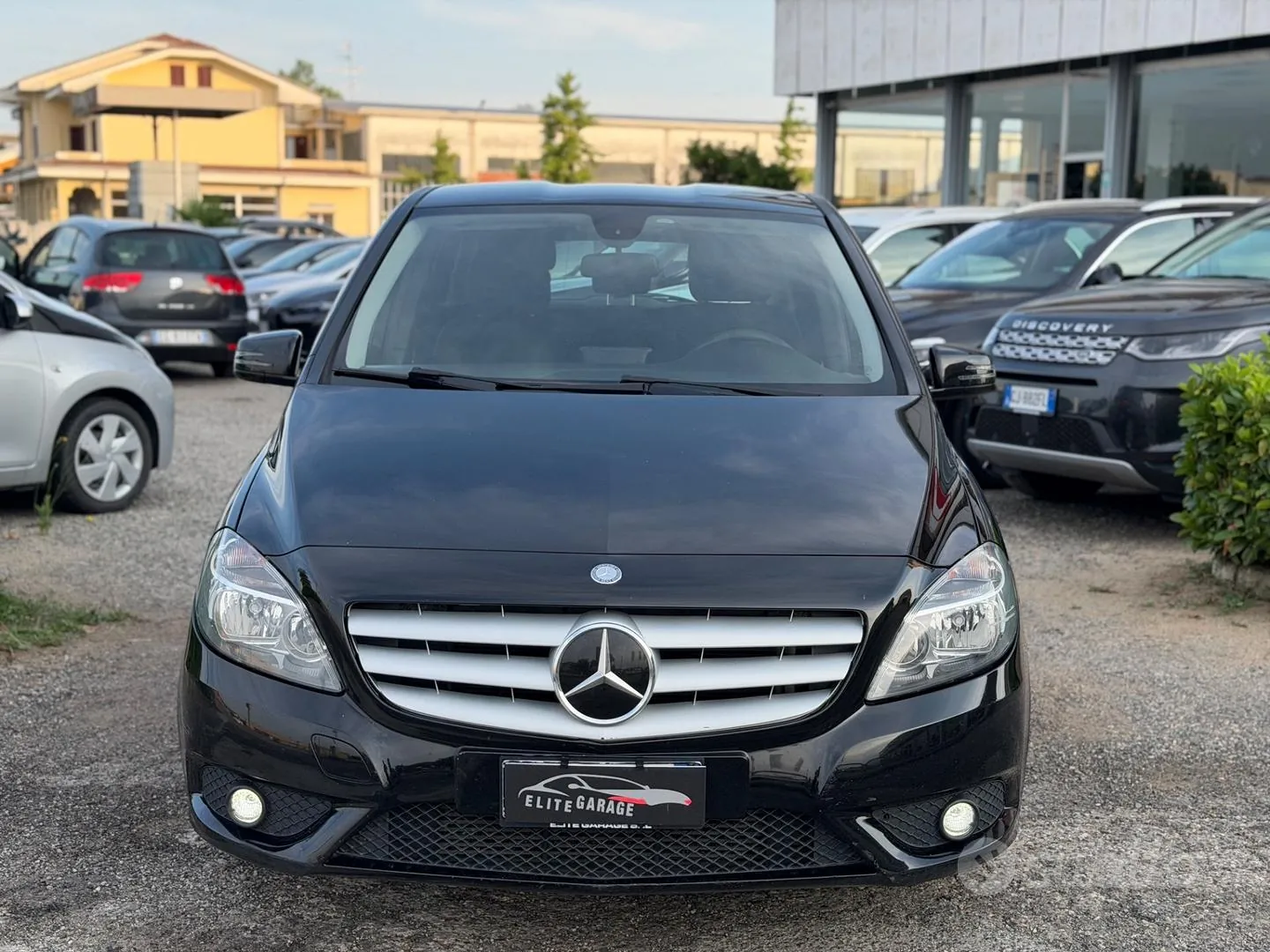 Mercedes-Benz B180D 2013 photo 2
