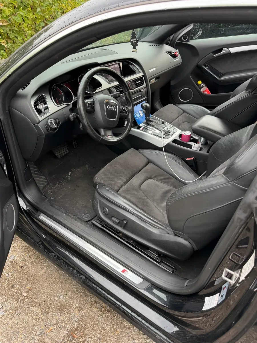 Audi A5 2009 photo 2