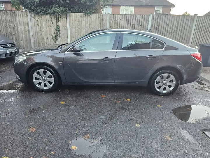 Vauxhall Insignia 2012 photo 5