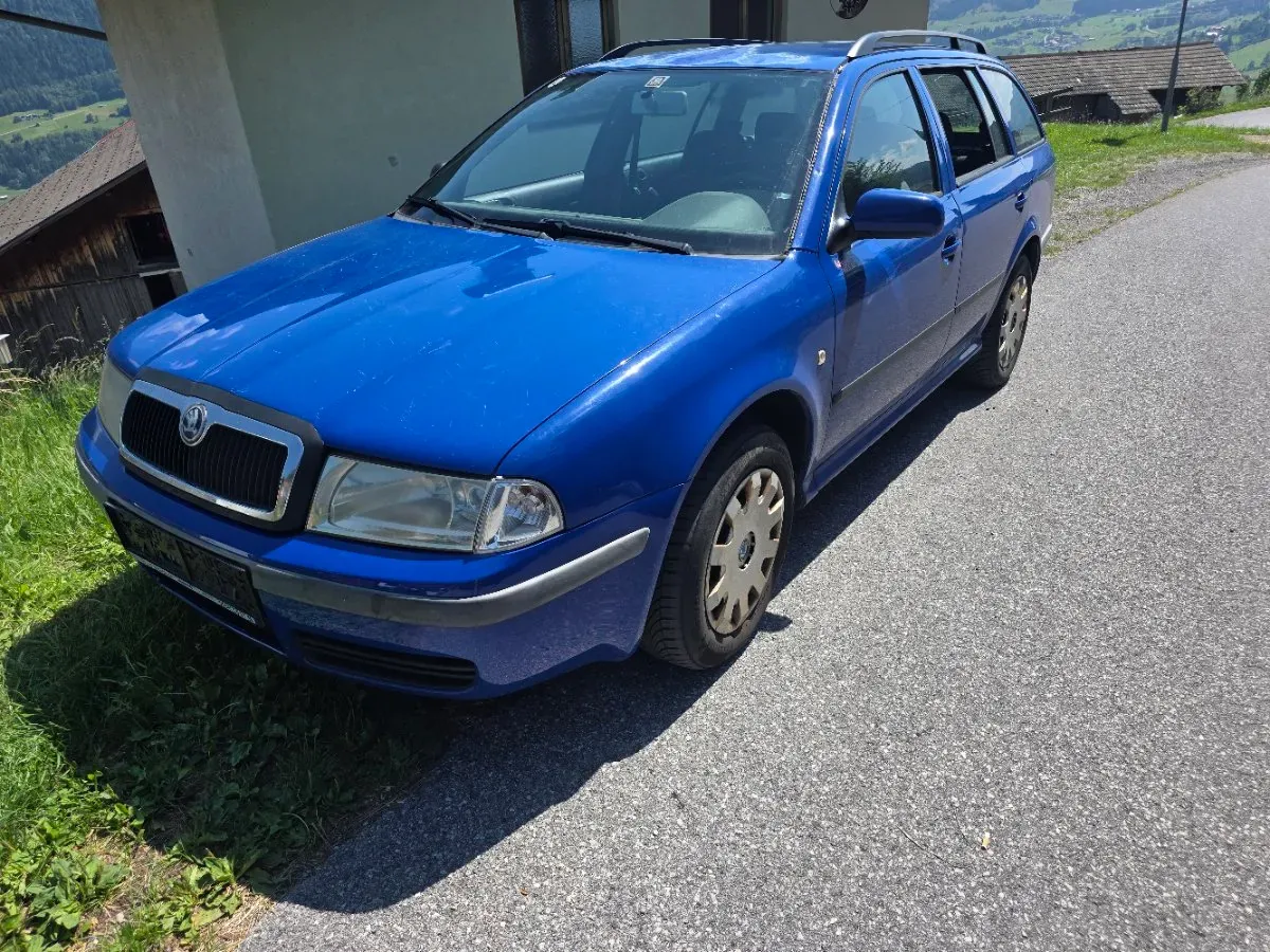 Skoda Octavia 2004 photo 2