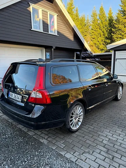Volvo V70 2011 photo 2