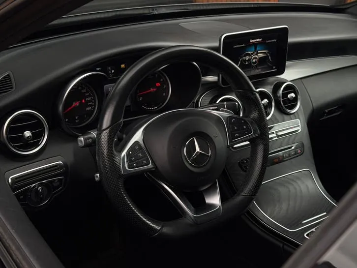 Mercedes-Benz C-Class 2018 photo 3