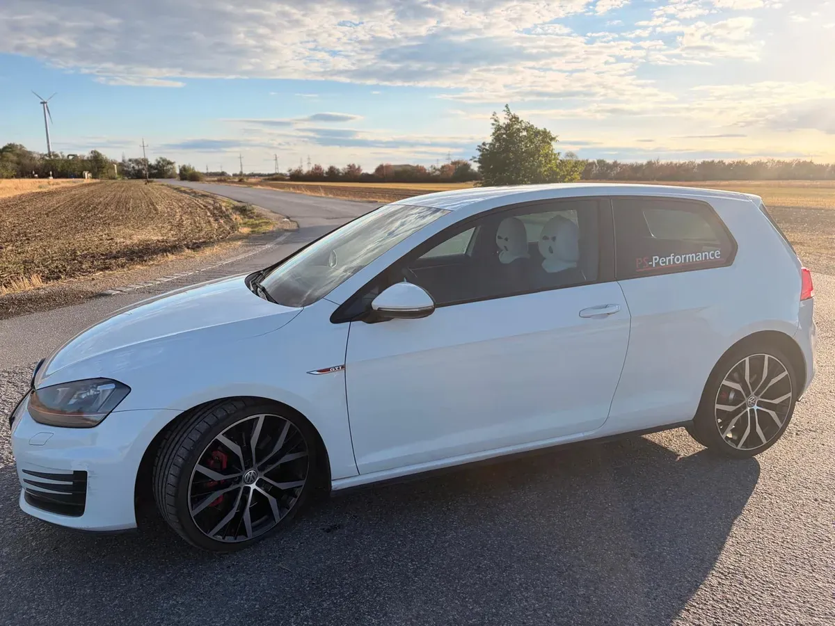 Volkswagen Golf 2014 photo 2