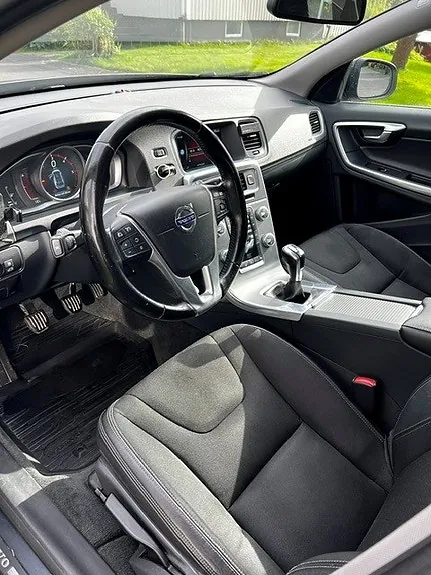 Volvo V60 2015 photo 4
