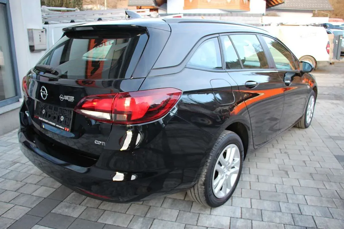 Opel Astra 2017 photo 2