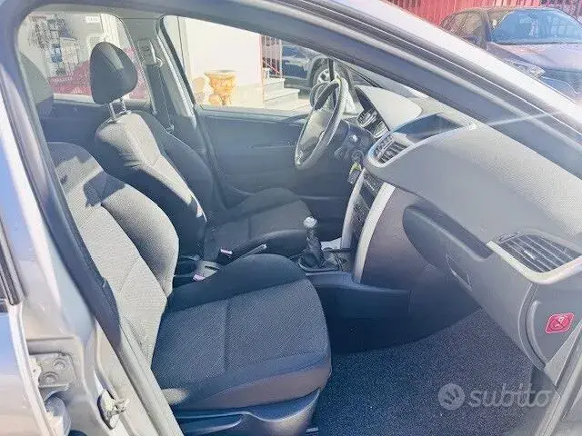 Peugeot 207 2008 photo 5