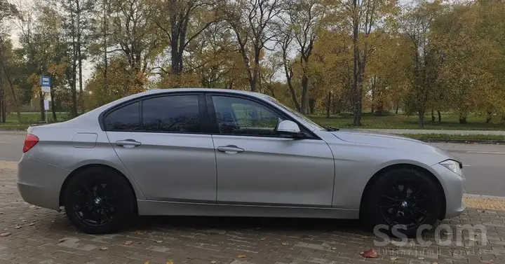 BMW 320 2013 photo 4