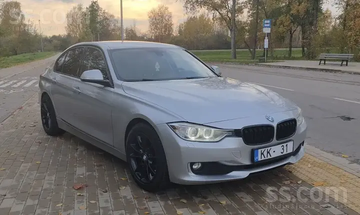 BMW 320 2013 photo 2