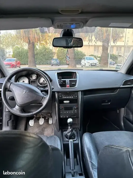 Peugeot 207 2007 photo 3