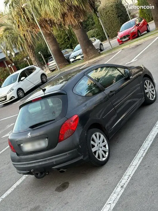 Peugeot 207 2007 photo 2