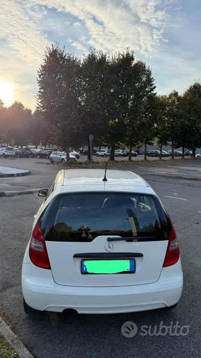 Mercedes-Benz A 2011 photo 3