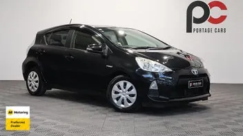 Toyota Aqua 2014 photo 2