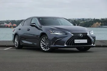Lexus Es 300H 2023 photo 3