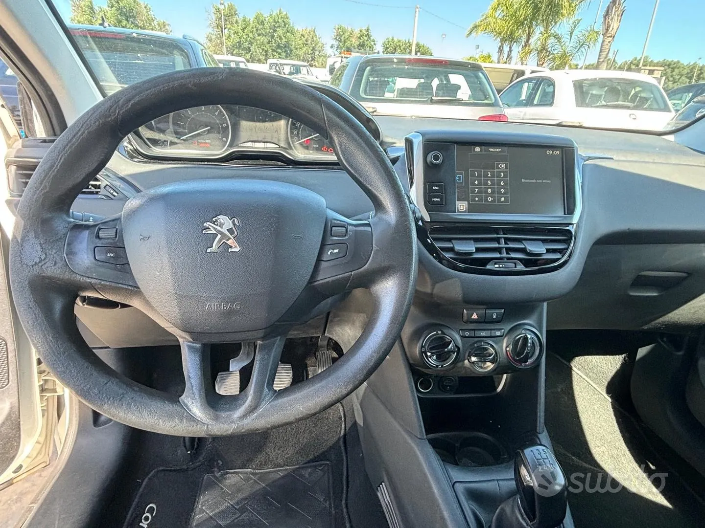 Peugeot 208 2016 photo 5