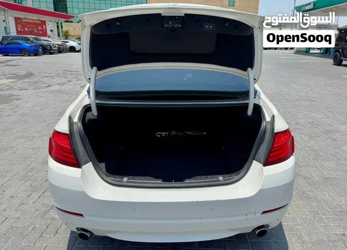 BMW 5 Series 2012 photo 2