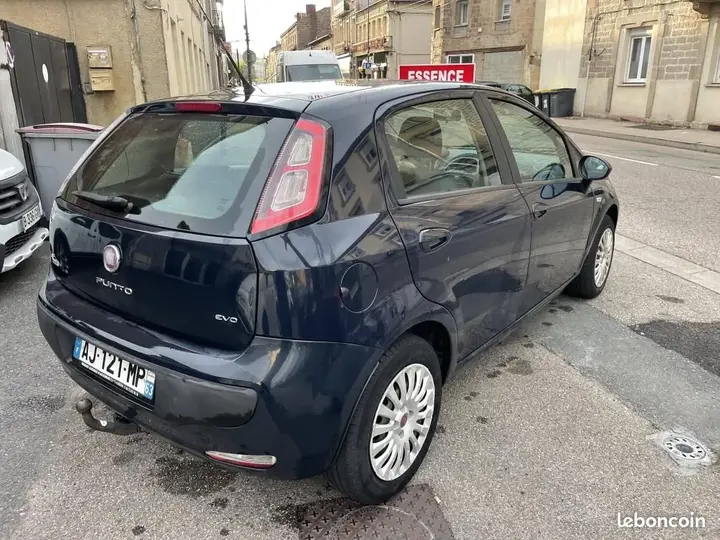 Fiat Punto 2010 photo 3