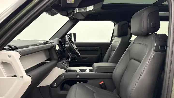 Land Rover Defender 90 2026 photo 3