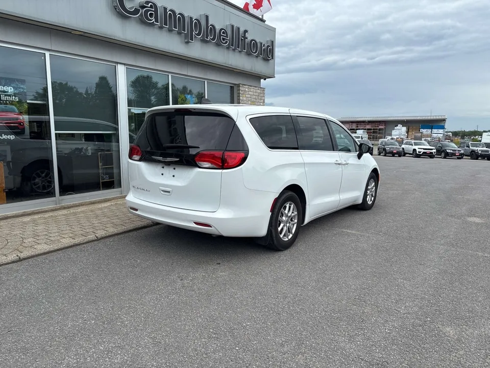 Chrysler Grand Caravan 2024 photo 5