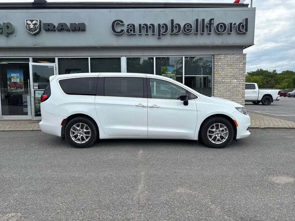 Chrysler Grand Caravan 2024 photo 4