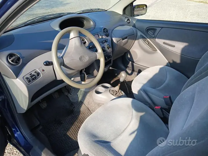 Toyota Yaris 2000 photo 5
