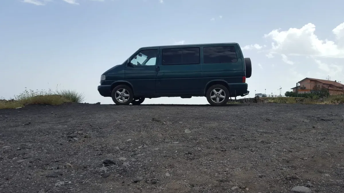 Volkswagen T4 1999 photo 3