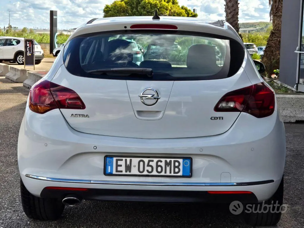 Opel Astra 2014 photo 4